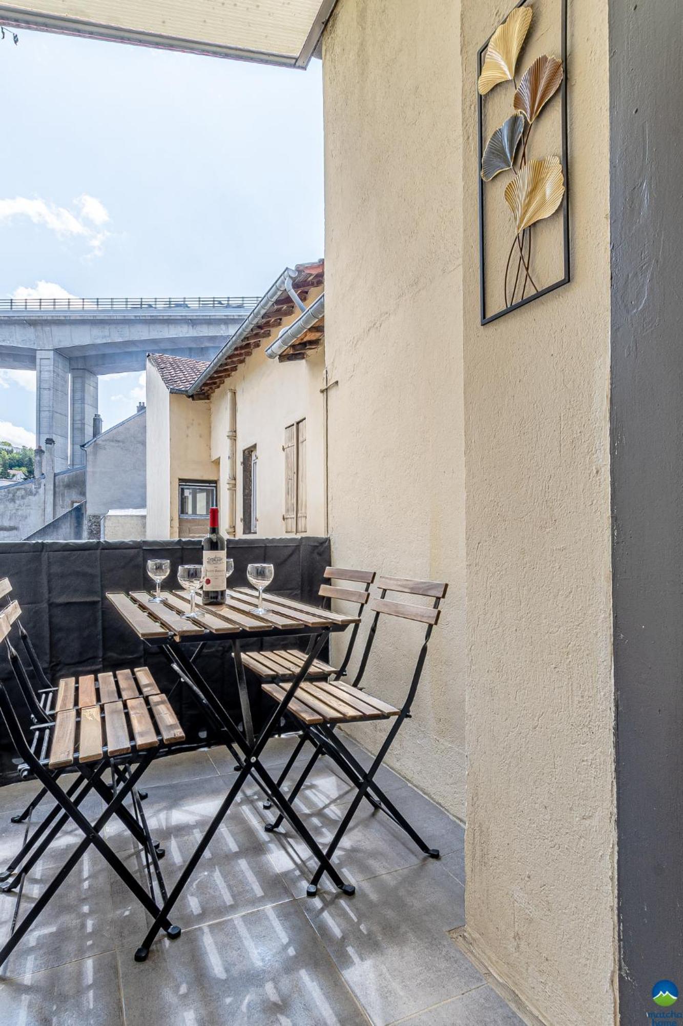 1 Studio & 4 Appts - 1 A 4 Lits - 1 A 7 Pers - 1 Immeuble - Confort, Flexibilite ------ English - 1 Studio & 4 Apts - 1 To 4 Beds - 1 To 7 Guests - Same Building - Comfort, Flexibility -- Cattenom Tremery Yutz Thionville Florange Hayange Kültér fotó