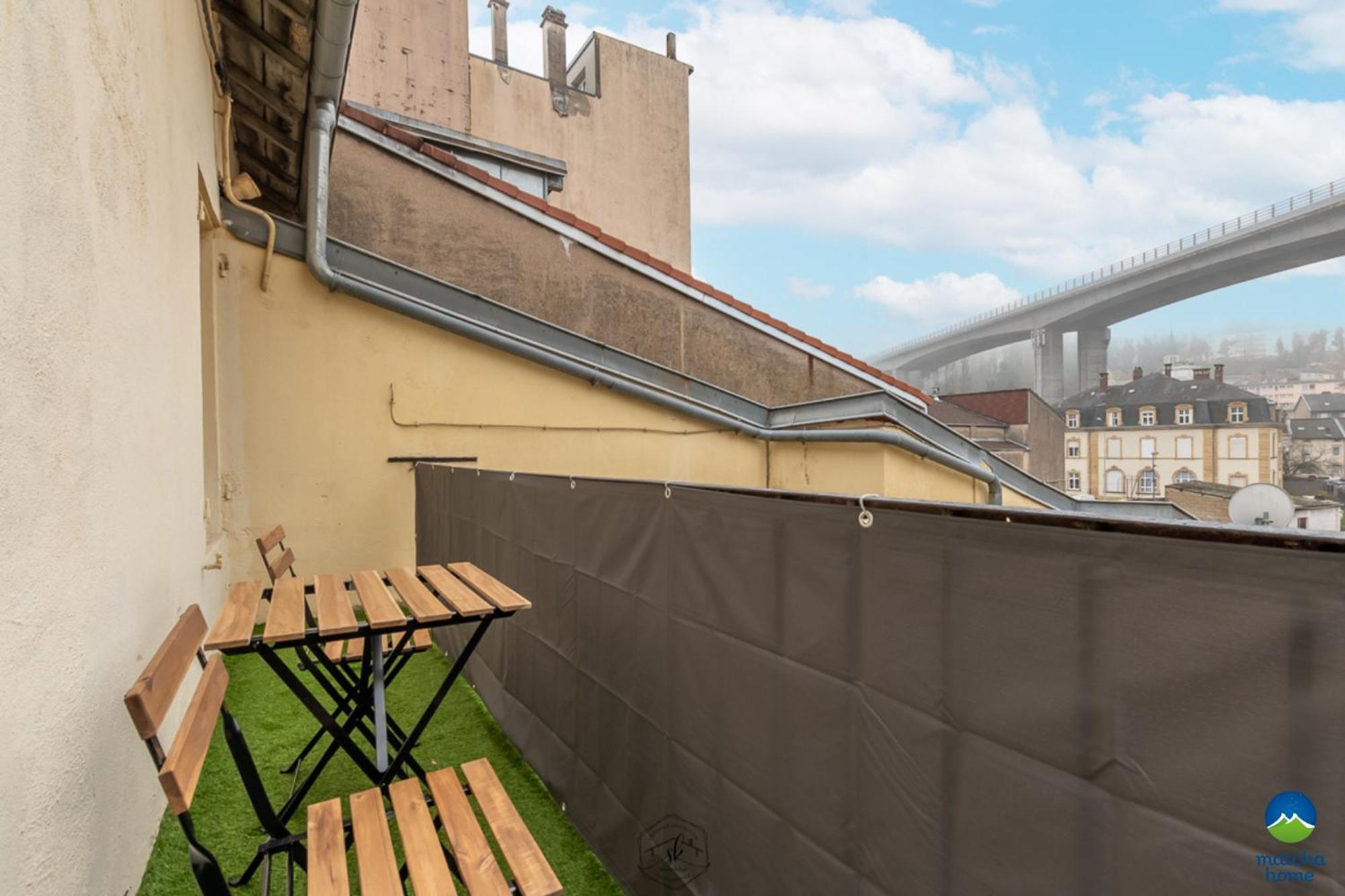 1 Studio & 4 Appts - 1 A 4 Lits - 1 A 7 Pers - 1 Immeuble - Confort, Flexibilite ------ English - 1 Studio & 4 Apts - 1 To 4 Beds - 1 To 7 Guests - Same Building - Comfort, Flexibility -- Cattenom Tremery Yutz Thionville Florange Hayange Kültér fotó
