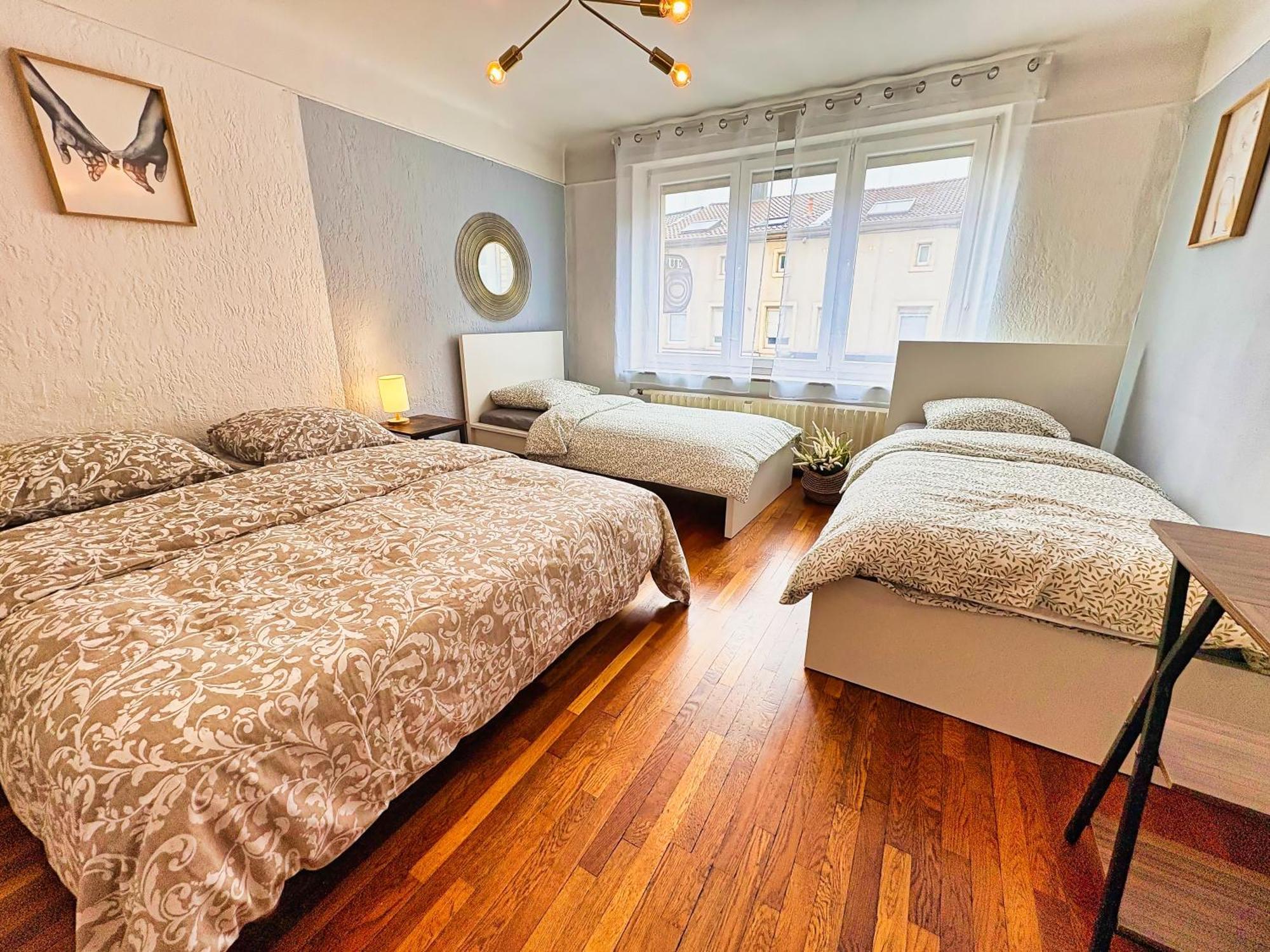 1 Studio & 4 Appts - 1 A 4 Lits - 1 A 7 Pers - 1 Immeuble - Confort, Flexibilite ------ English - 1 Studio & 4 Apts - 1 To 4 Beds - 1 To 7 Guests - Same Building - Comfort, Flexibility -- Cattenom Tremery Yutz Thionville Florange Hayange Kültér fotó