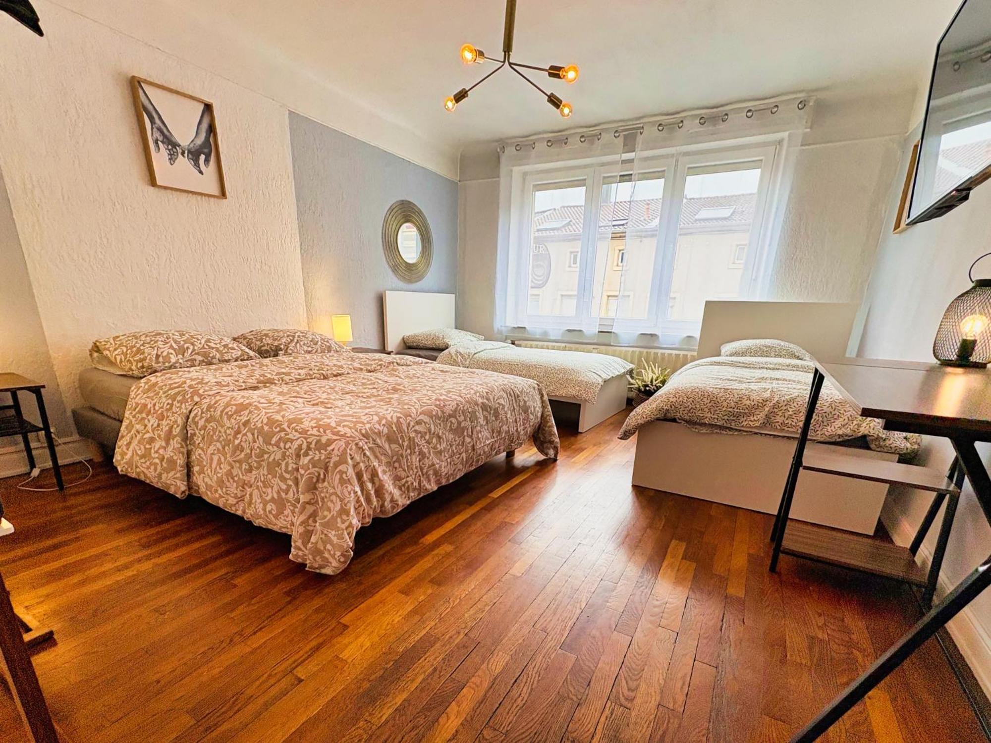 1 Studio & 4 Appts - 1 A 4 Lits - 1 A 7 Pers - 1 Immeuble - Confort, Flexibilite ------ English - 1 Studio & 4 Apts - 1 To 4 Beds - 1 To 7 Guests - Same Building - Comfort, Flexibility -- Cattenom Tremery Yutz Thionville Florange Hayange Kültér fotó